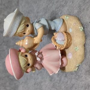 Precious Moments Figurine-Sea Shells  Fun Resin 4"